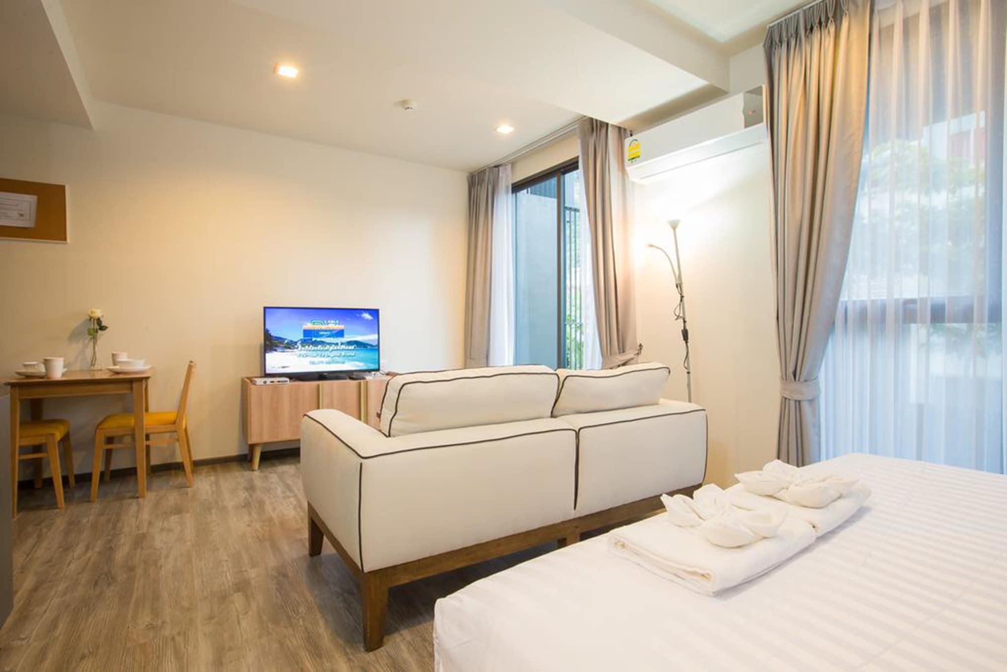 The Deck Condo Patong By Vip Exterior photo