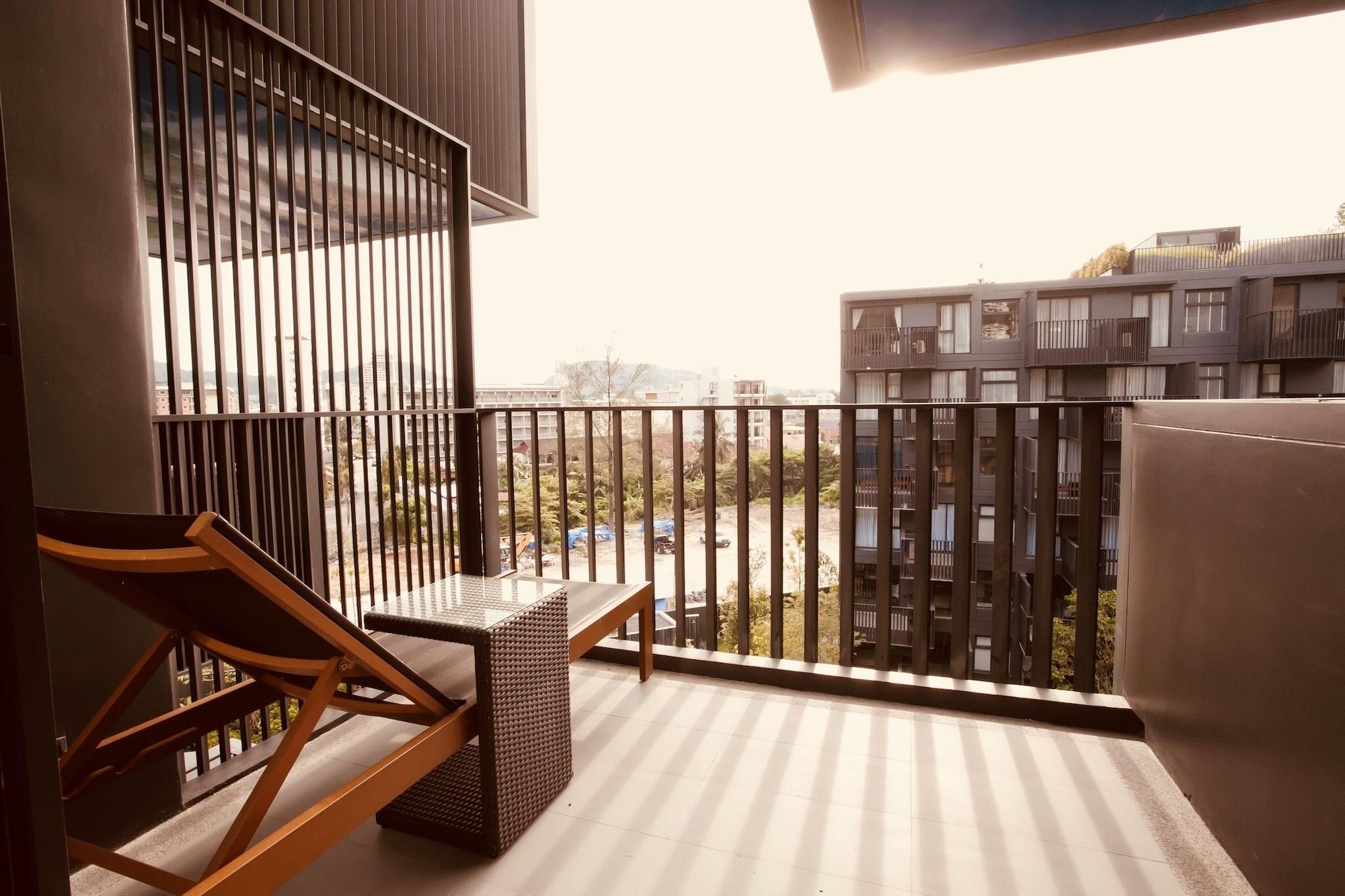 The Deck Condo Patong By Vip Exterior photo