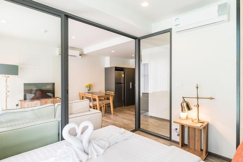 The Deck Condo Patong By Vip Exterior photo