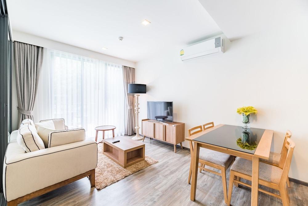 The Deck Condo Patong By Vip Exterior photo