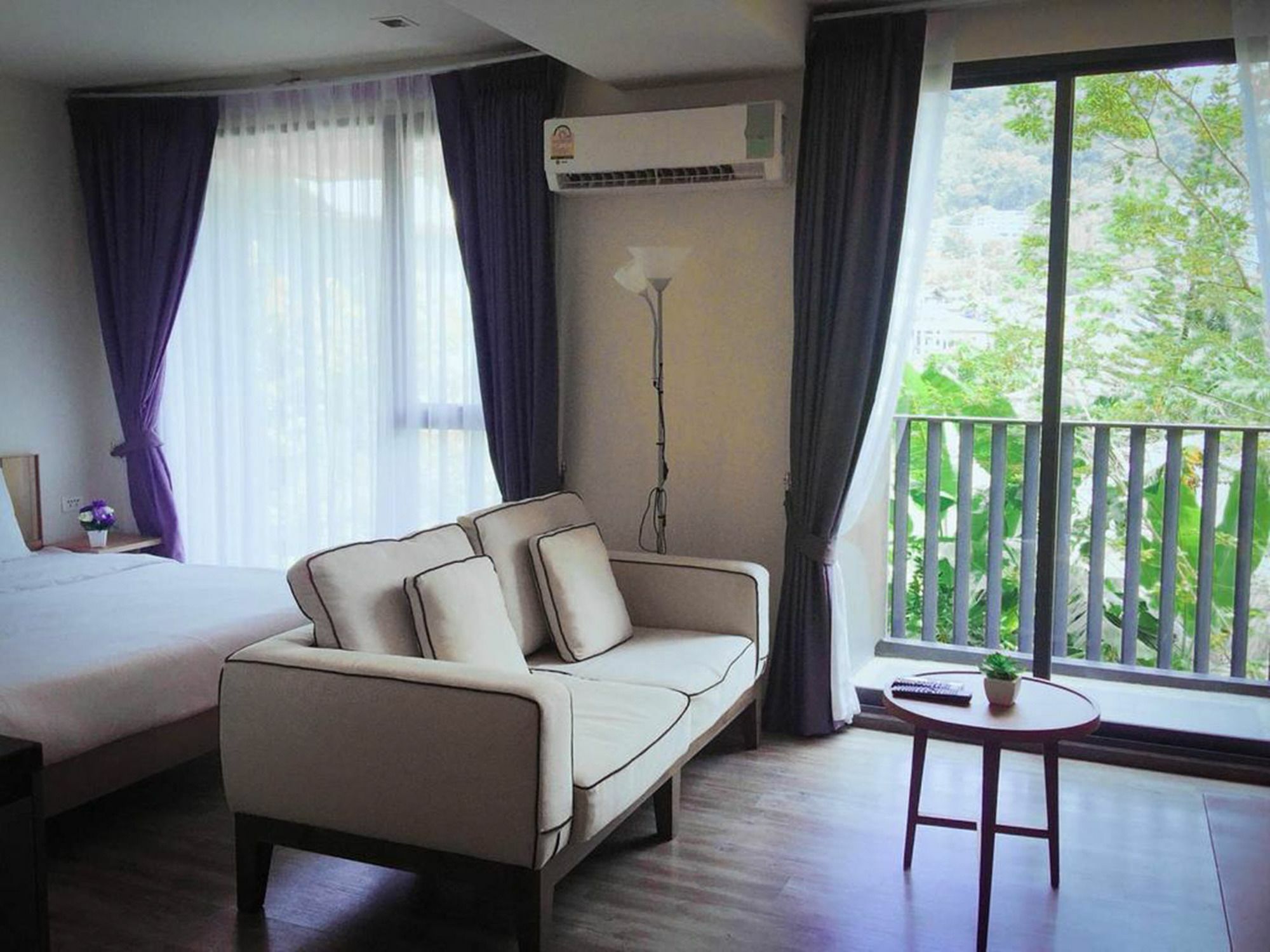 The Deck Condo Patong By Vip Exterior photo