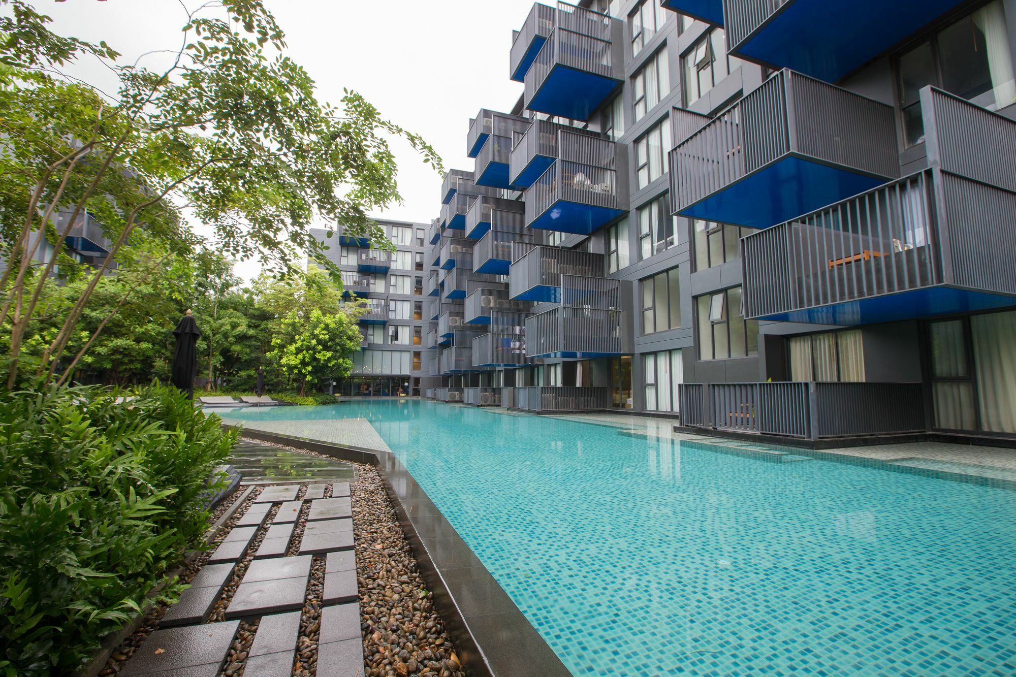 The Deck Condo Patong By Vip Exterior photo